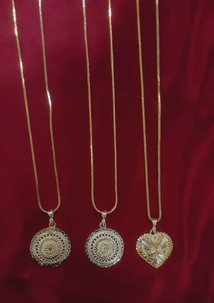 No 162.3 Chain with locket.webp