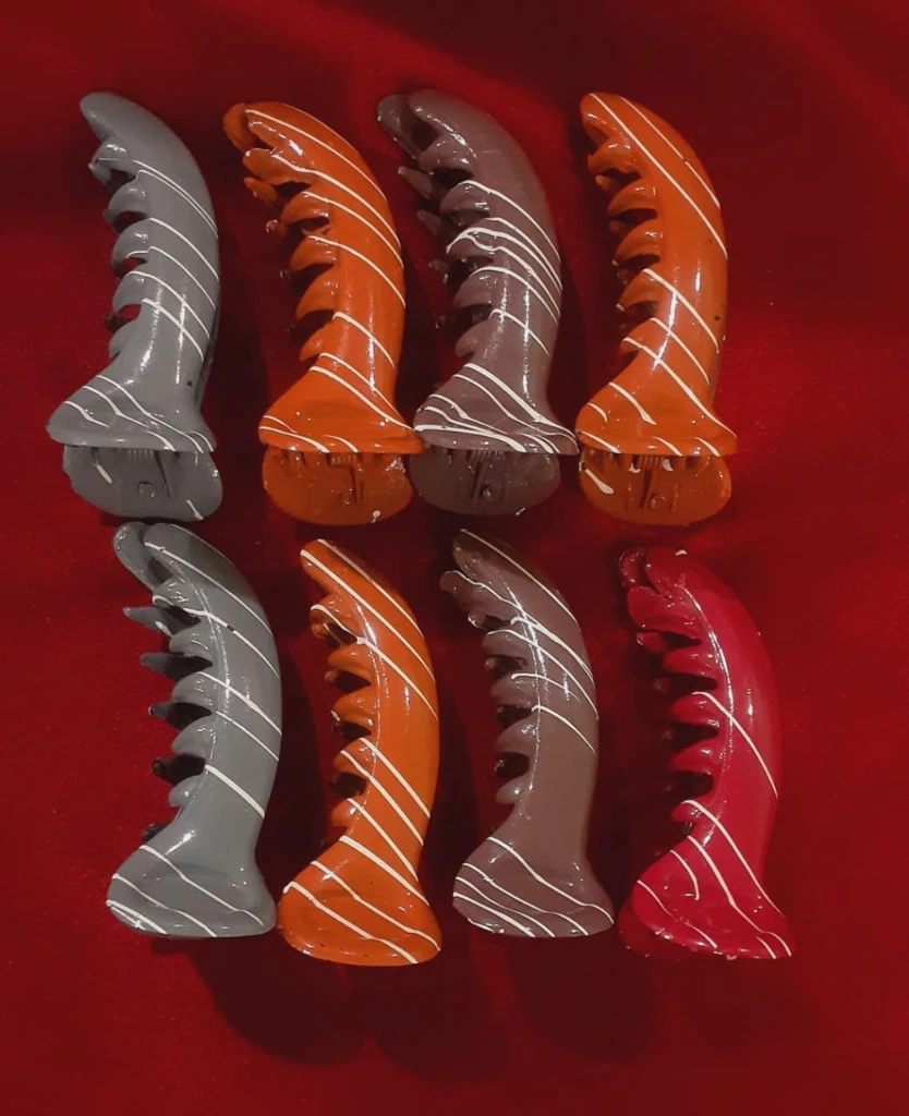 No 233.5 Hair clip.webp