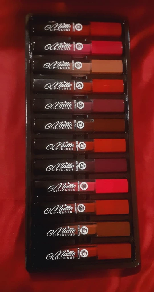 No 300.3 Matte lip gloss.webp