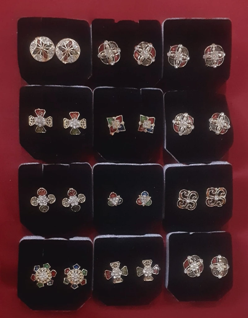 No 63.3 Earring stud.webp