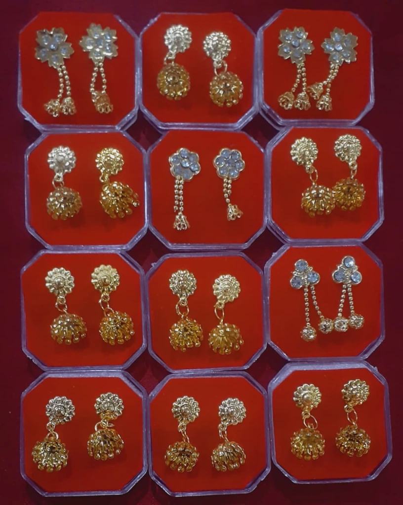 No 92.3 Earring gold plated.webp