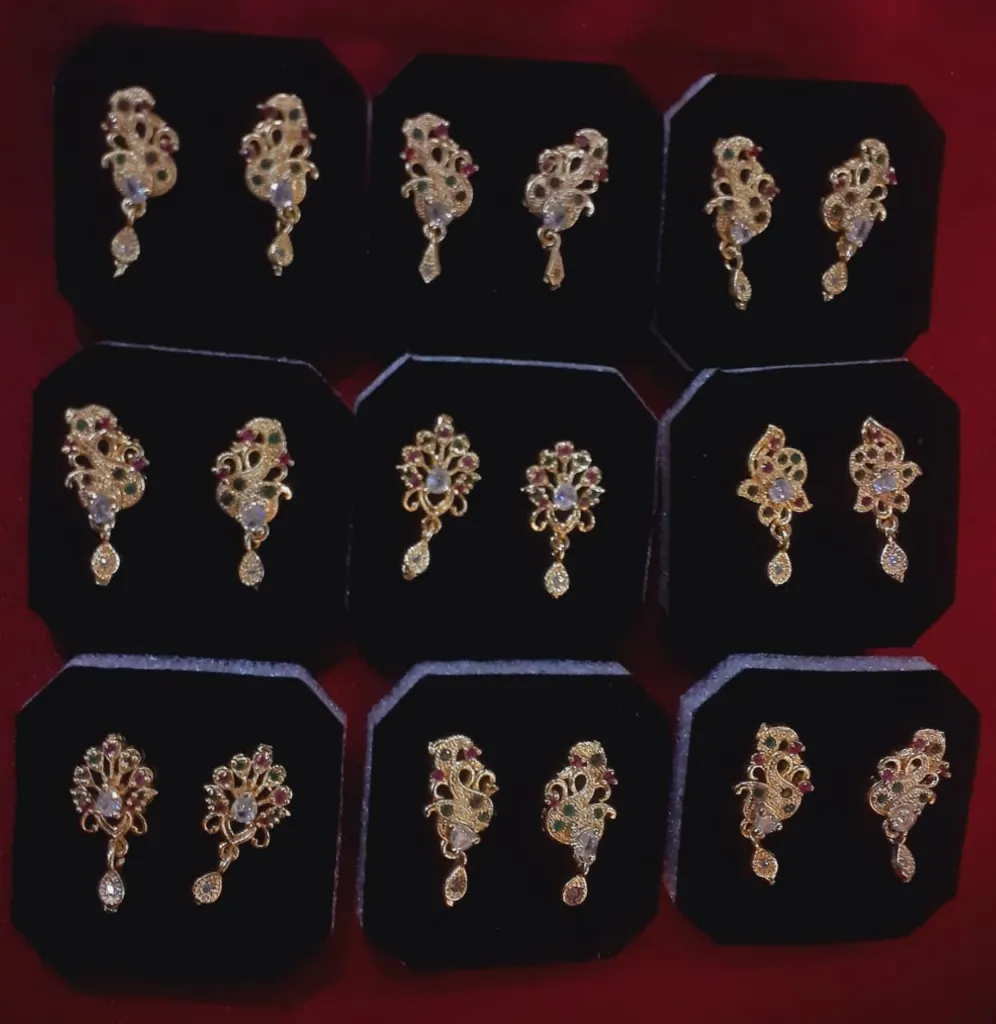 No 118.2 earrings gold plated.webp