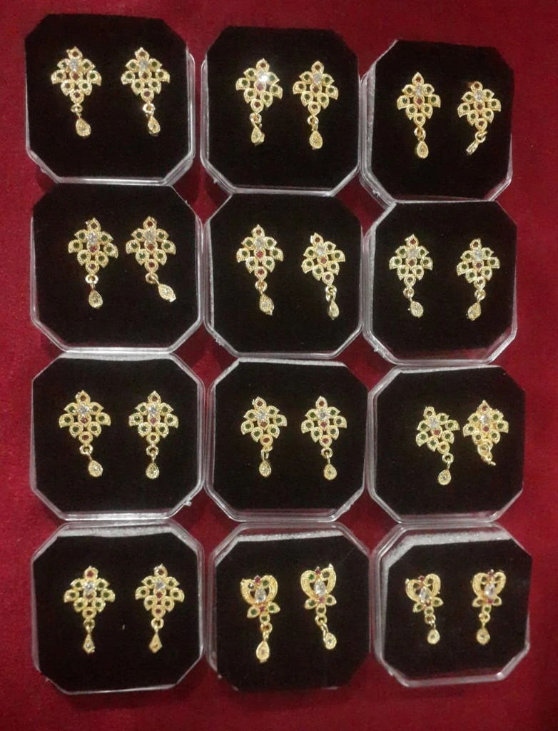 No 166 earring stud (4).webp