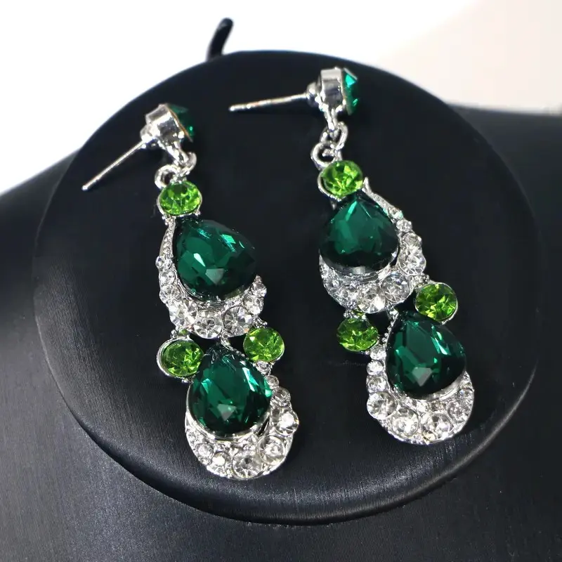 30. Vintage Luxury Green Peacock Tail Inspired Jewelry Set 4.webp