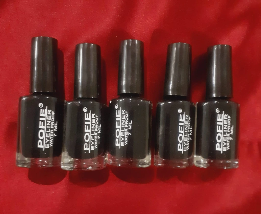 Eyeliner & muscara No 77.2.webp