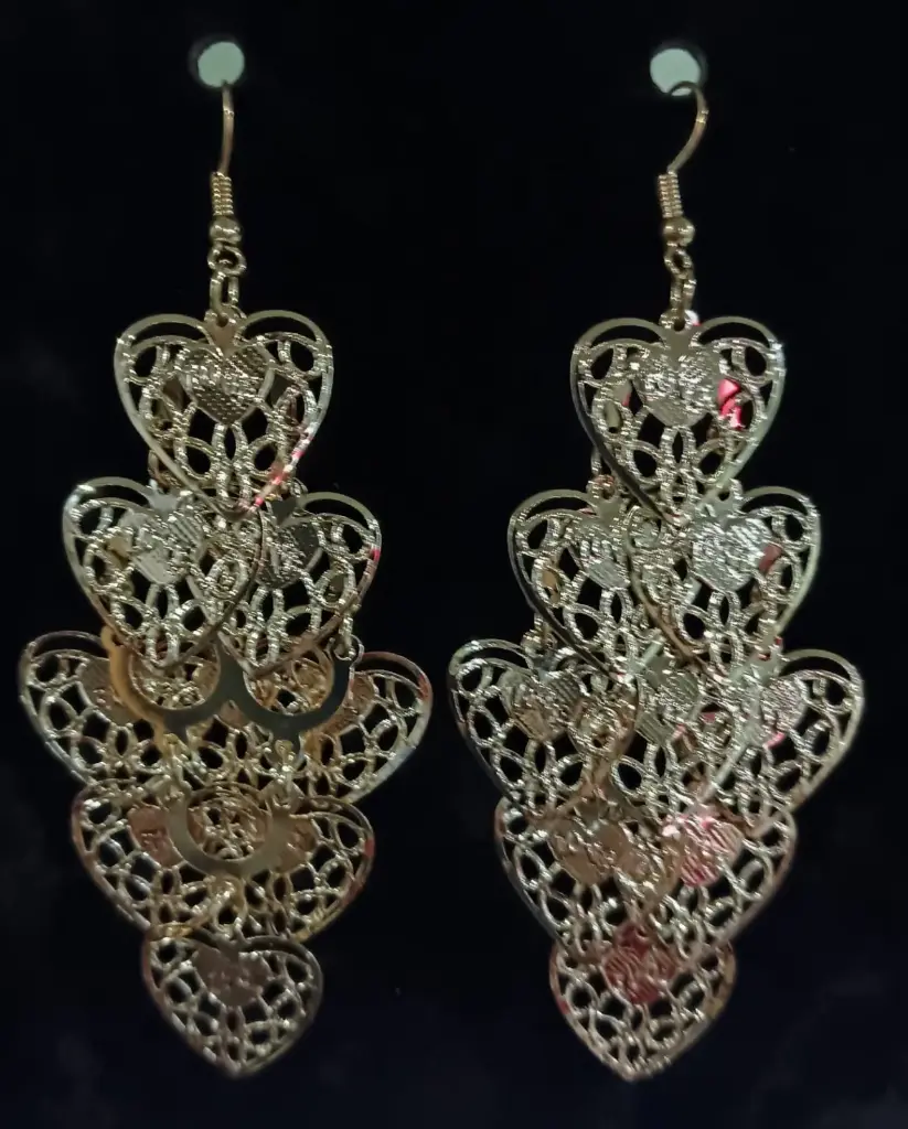 TM00102-Long Earing Exagerated Metal 