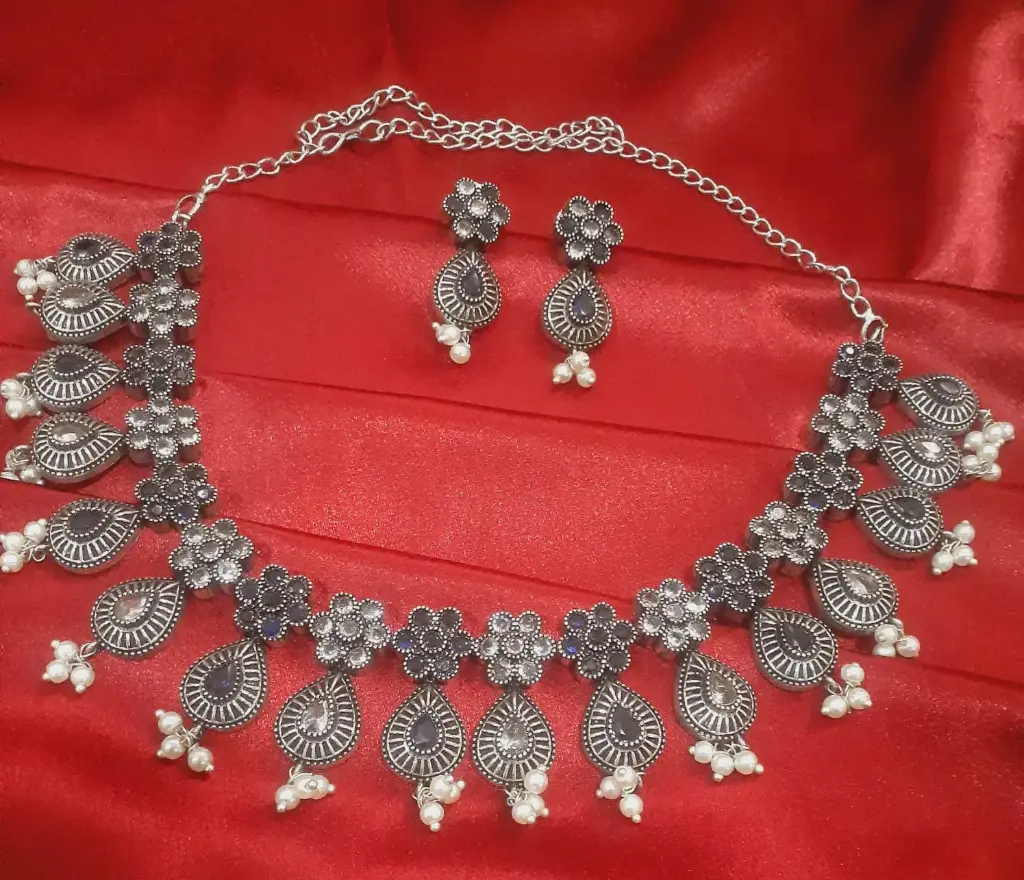 IM00066-Aruna (Bluewhite)