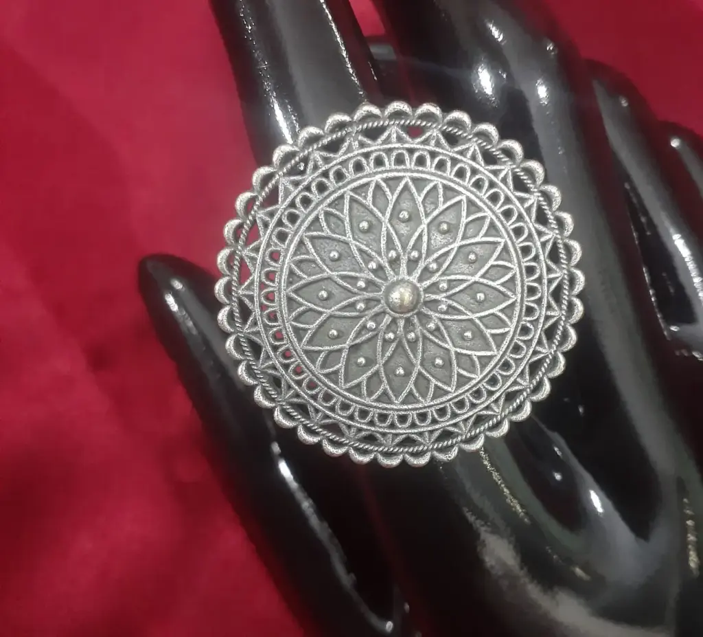 IM00082-Sikha (Silverreplica)