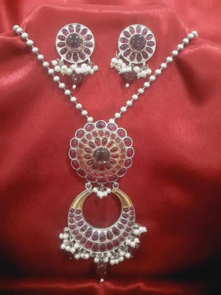 IM00074-Aarvi (Red)