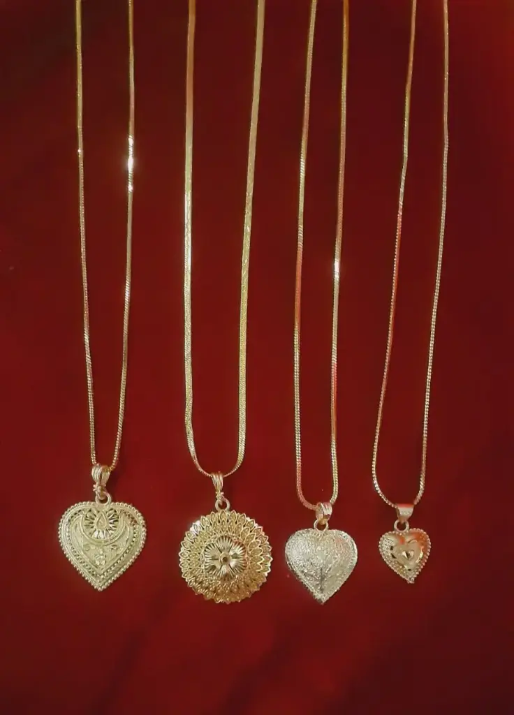 WH249-0000531 - Chain With Locket