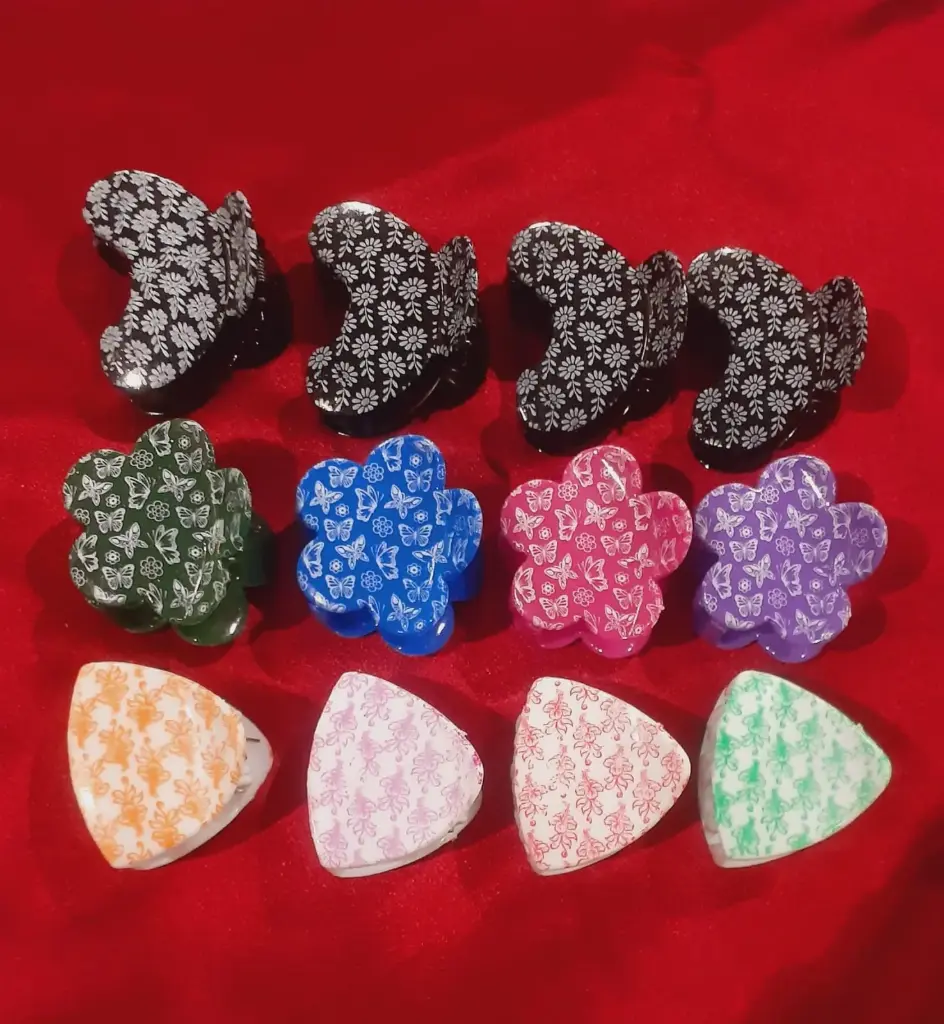 WH222-0000504 - Hair Clip Small