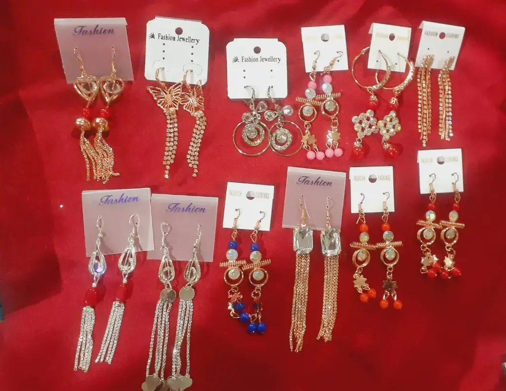 WH264 - 0000546 - Earrings Type 4