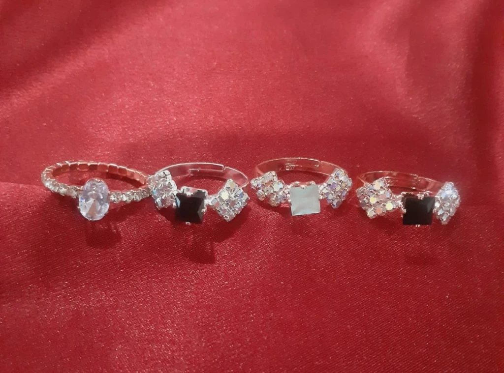 WH33-0000215 - Finger ring-stone