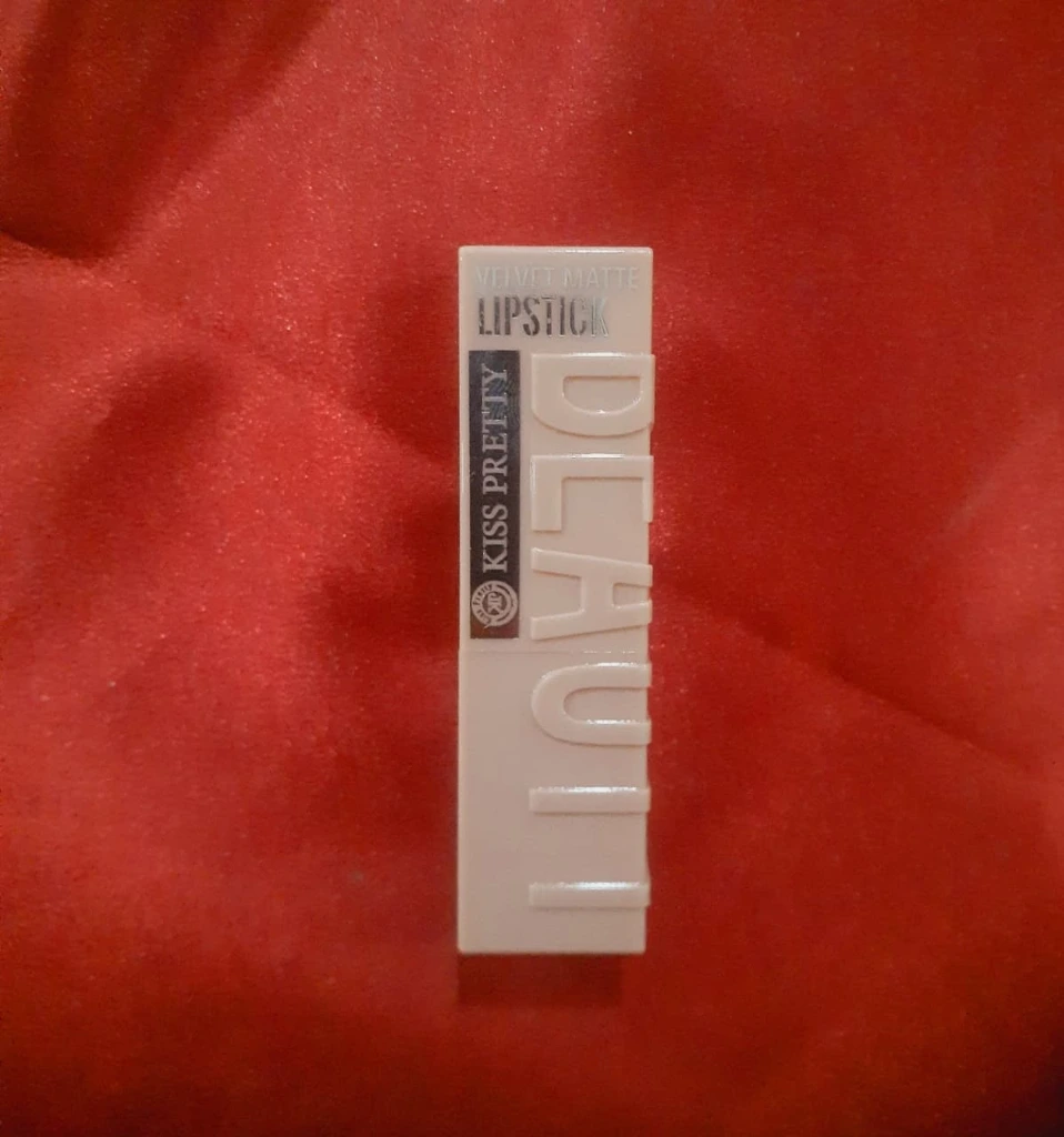 WH48-0000330 - Lipstick