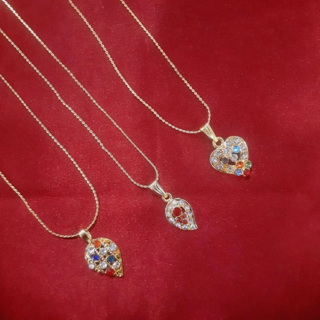 WH102-0000384 - Chain with locket