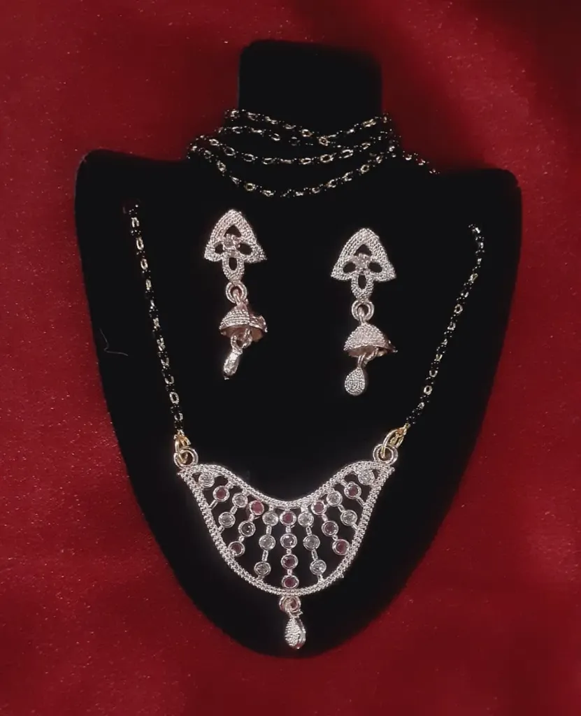 WH149-0000431 - Mangal Sutra(blackbeads with locket)