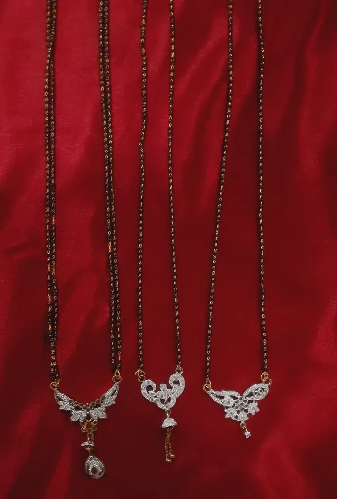 WH187-0000469 - Mangal Sutra-blackbeads with silverlocket