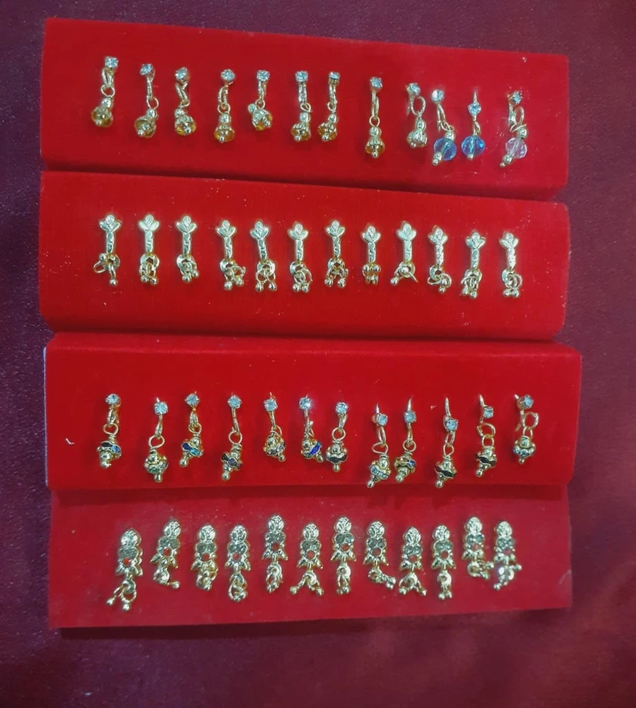 WH57-0000339 - Nose Piercing