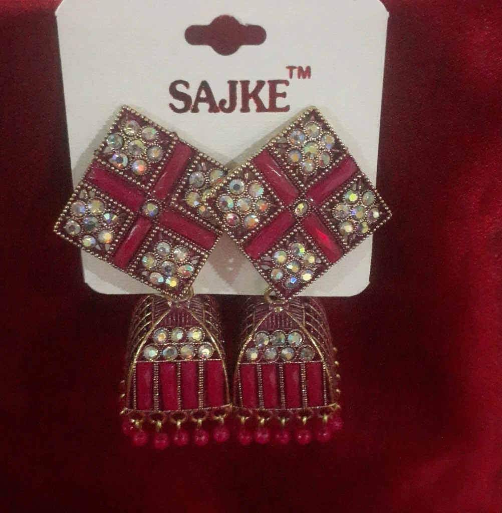 WH96-0000378 - Jhumki-Sone & beeds