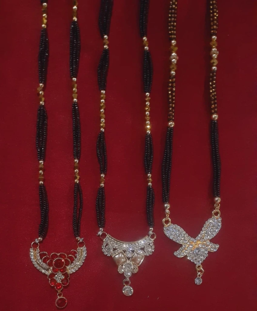 WH112-0000394 - Mangal Sutra-Black beeds with stone locket