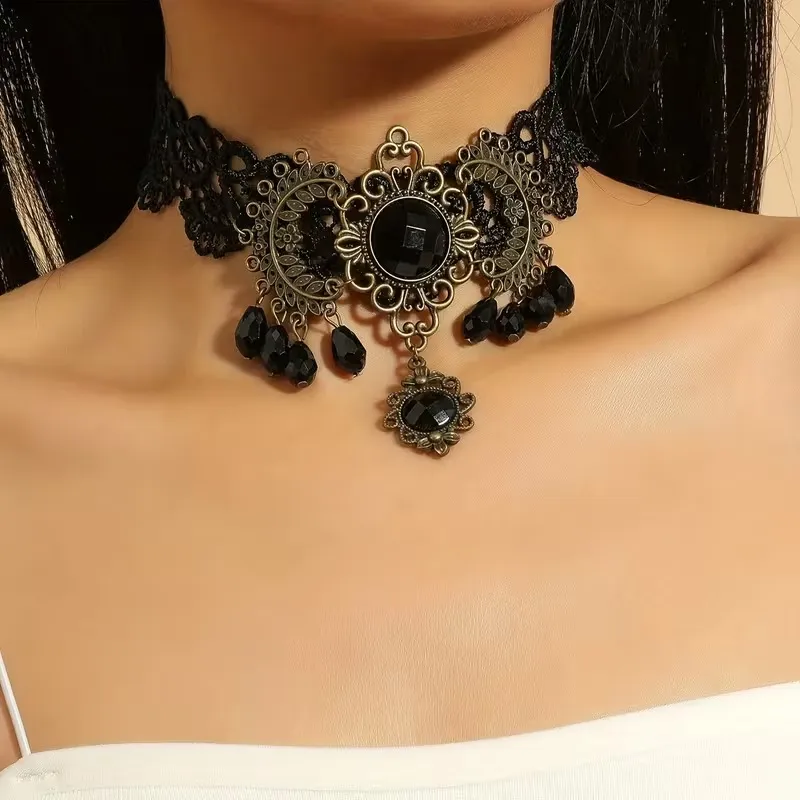 TM00138-Ball Charm Lace Choker