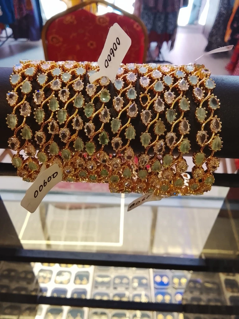 AG600-Ad Bangles